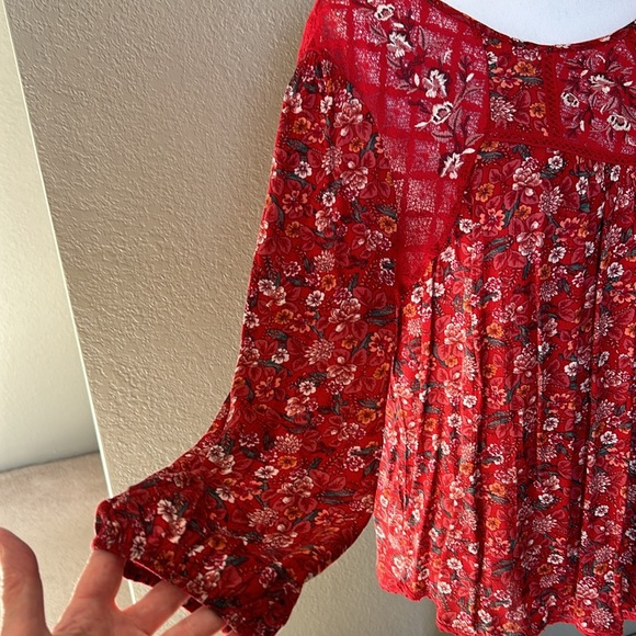 Mason&Belle Tempest Lace Detail 3/4 sleeve Red Floral Size Large Blouse - Picture 3 of 8